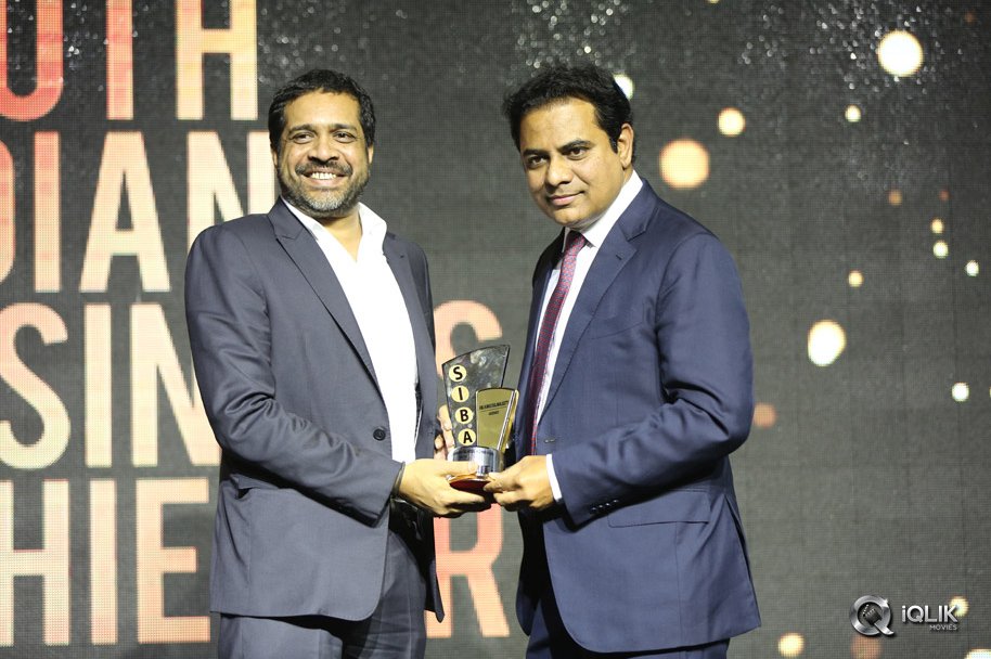 Celebs-at-The-South-Indian-Business-Achievers-Awards